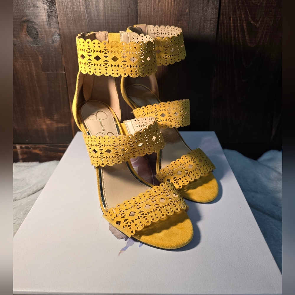 LIKE NEW!! Jessica Simpson Yellow Strap Heels